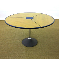 Table Poltrauna Frau 