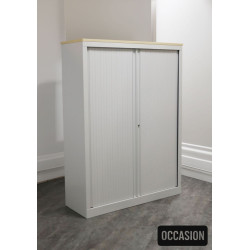 Armoire à rideaux monobloc
