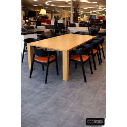Table de réunion avec ses chaises