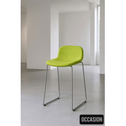 Chaise haute de collectivité