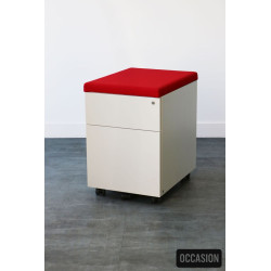 Caisson blanc avec coussin