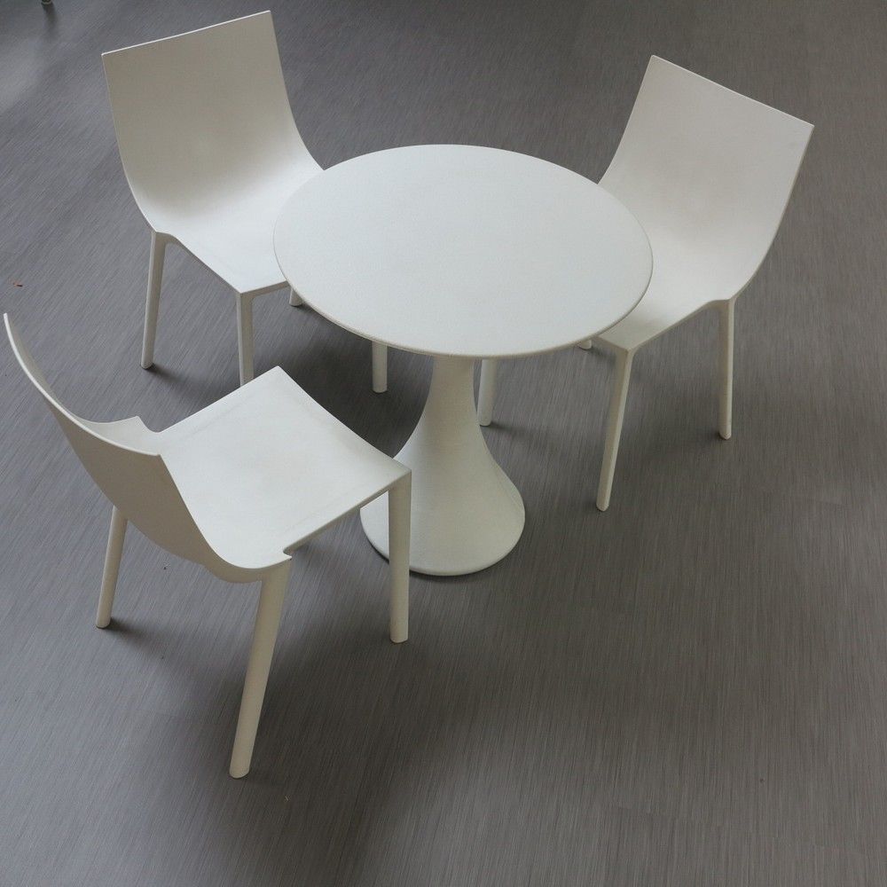 Chaises et table DRIADE Philippe STARCK