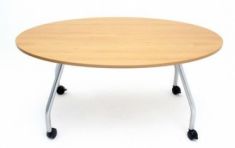 table ovale de bureau